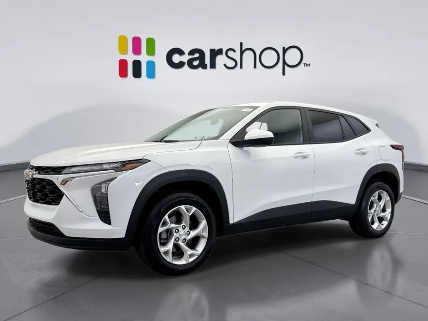 2025 Chevrolet Trax LS photo 1