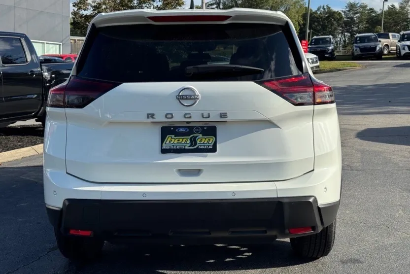 2024 Nissan Rogue S photo 1
