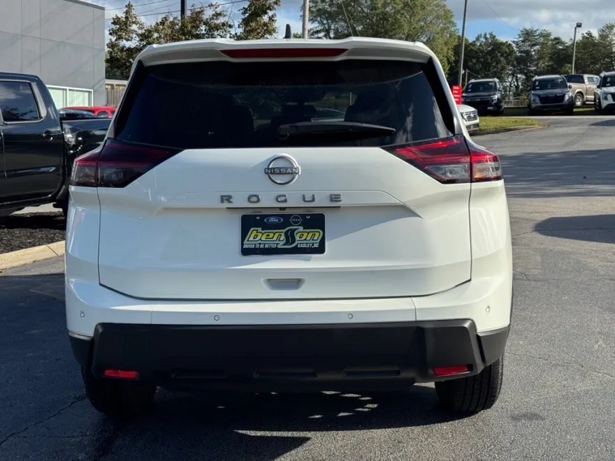 2024 Nissan Rogue S photo 1