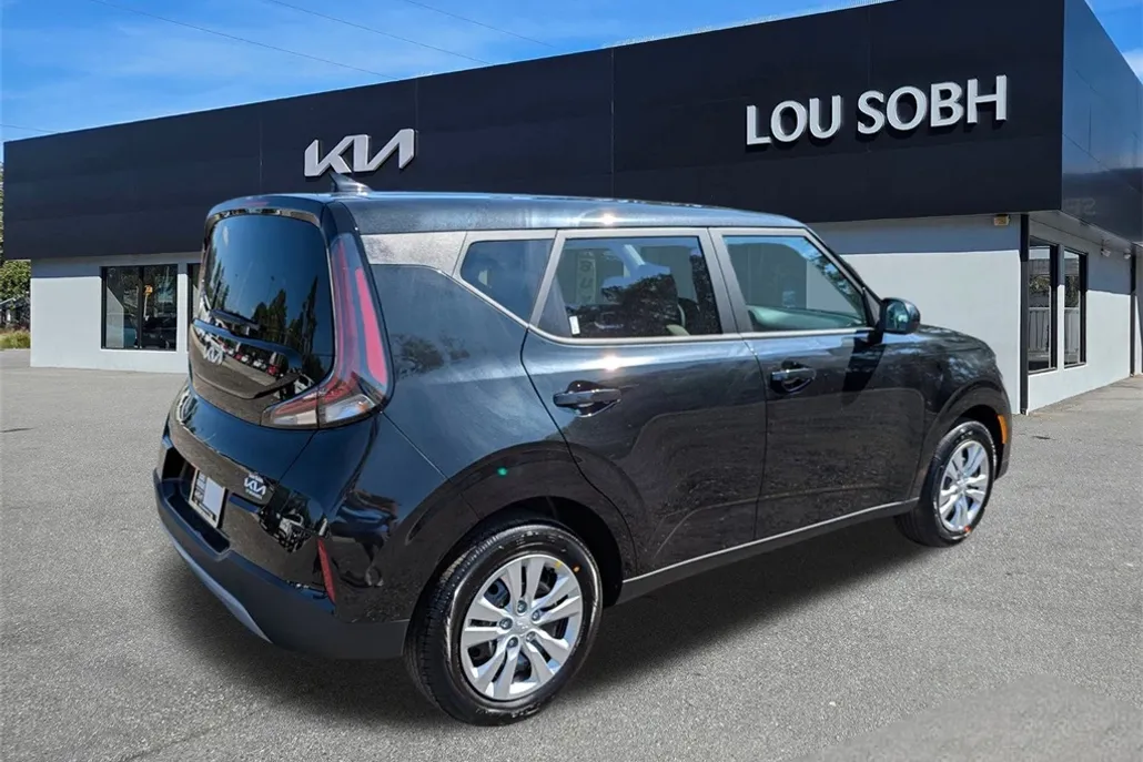 2025 Kia Soul LX photo 1