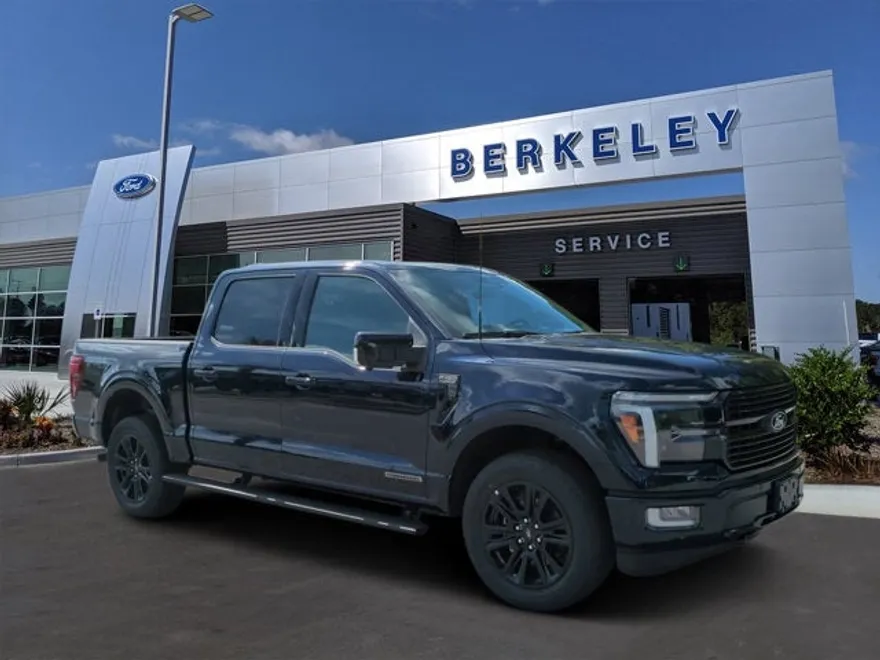2025 Ford F-150 Platinum photo 1