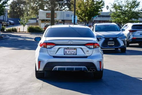 2020 Toyota Corolla SE photo 2