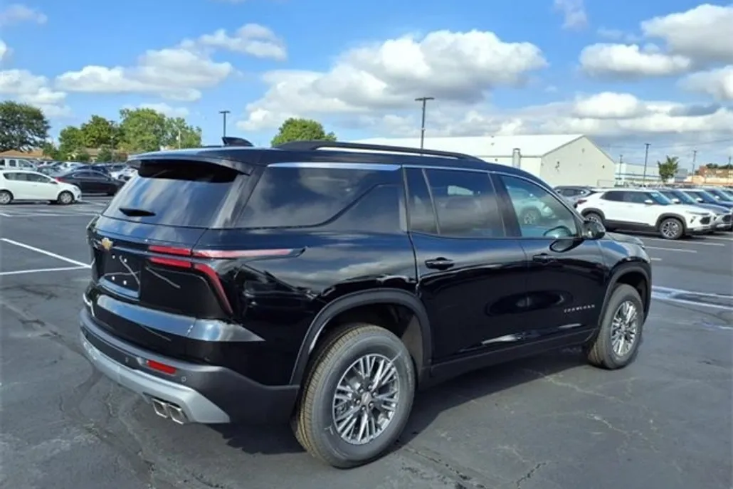 2026 Chevrolet Traverse photo 1