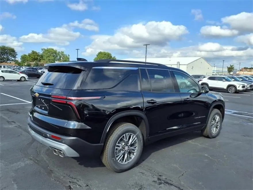 2026 Chevrolet Traverse photo 1