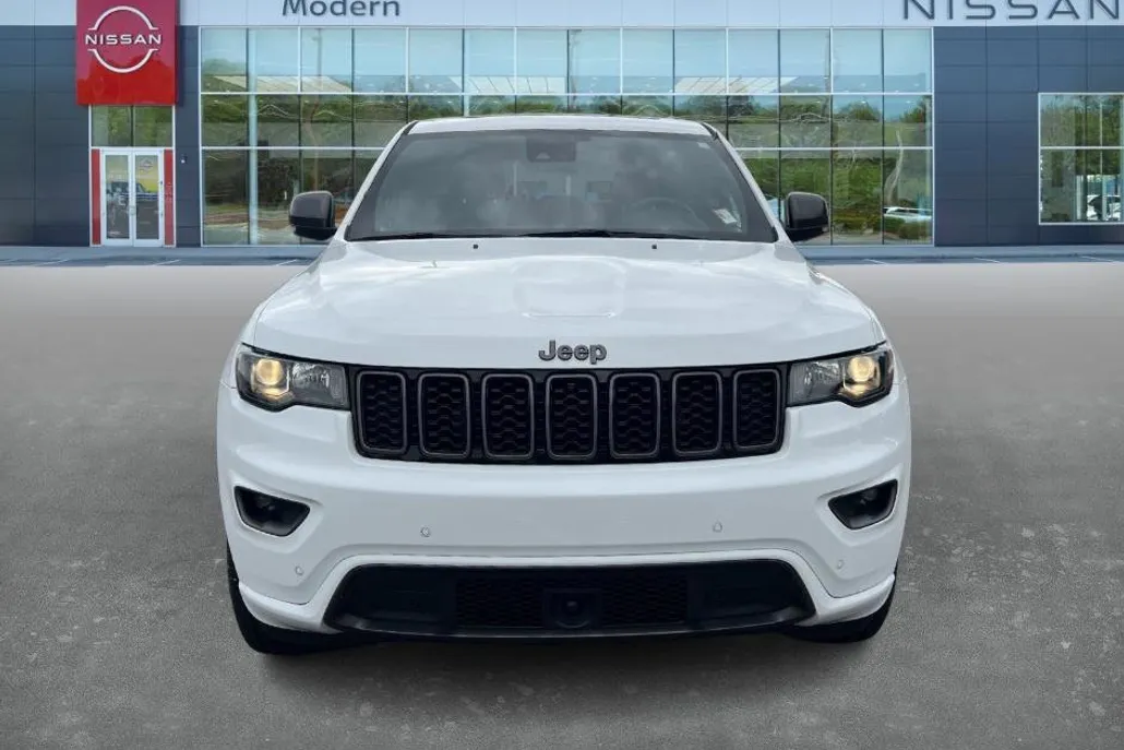 2021 Jeep Grand Cherokee Anniversary Edition photo 1