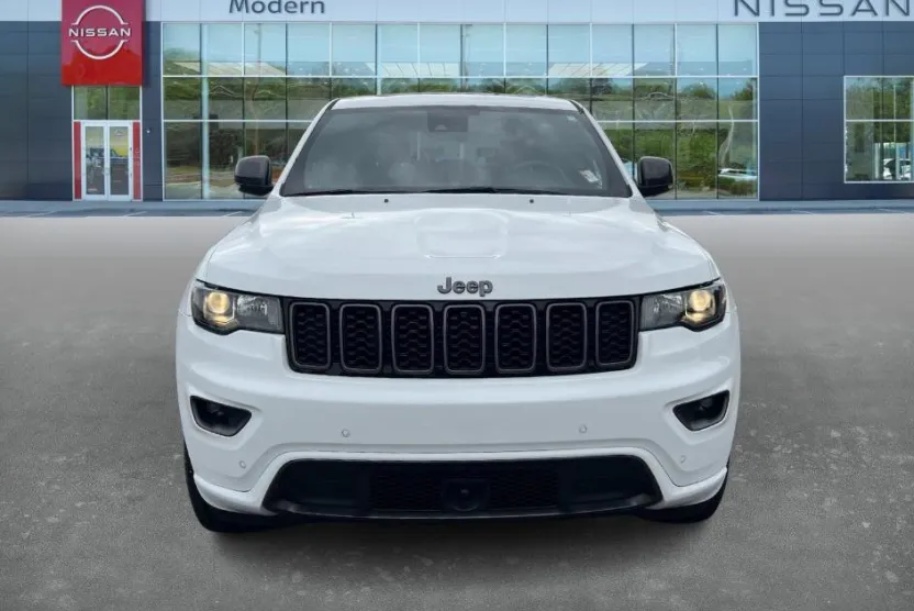 2021 Jeep Grand Cherokee Anniversary Edition photo 1