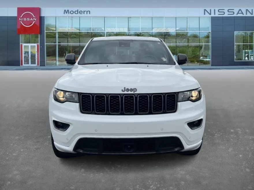 2021 Jeep Grand Cherokee Anniversary Edition photo 1