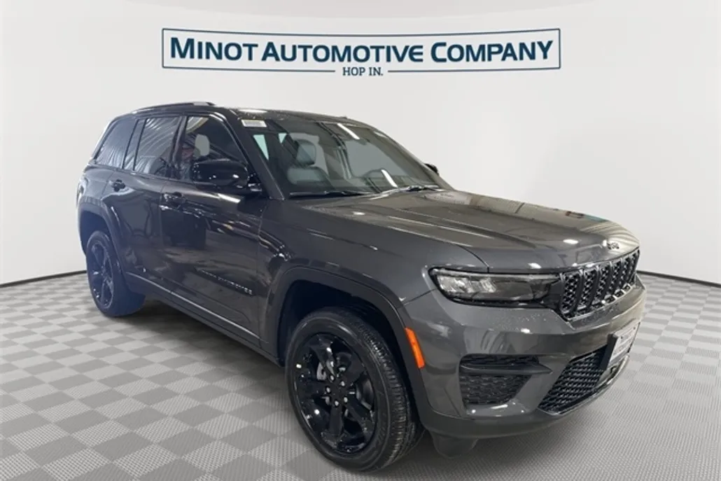 2025 Jeep Grand Cherokee Laredo Altitude photo 1