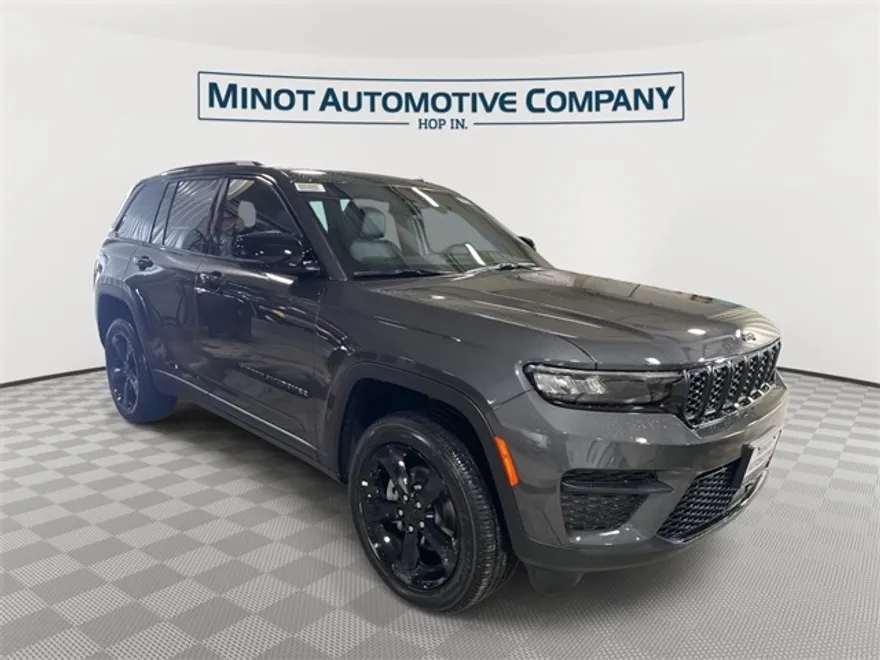 2025 Jeep Grand Cherokee Laredo Altitude photo 1