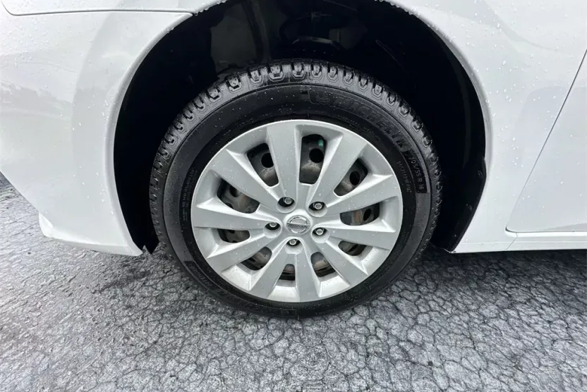 2019 Nissan Sentra S photo 1
