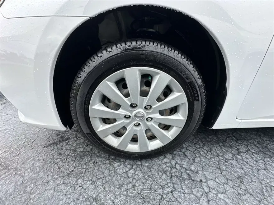 2019 Nissan Sentra S photo 1