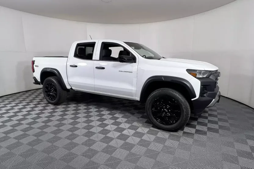 2026 Chevrolet Colorado Trail Boss photo 1