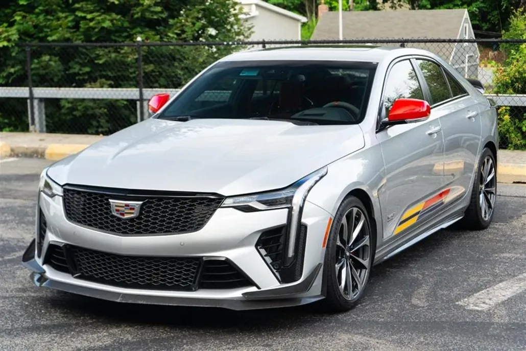 2024 Cadillac CT4 photo 1