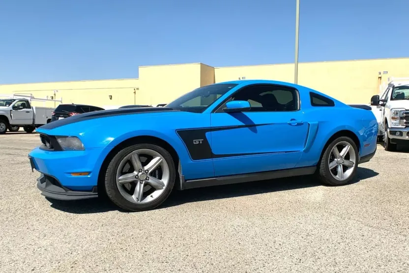 2010 Ford Mustang GT photo 1