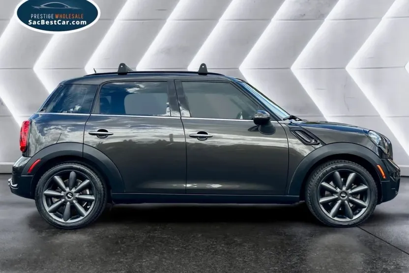 2015 Mini Countryman S photo 1