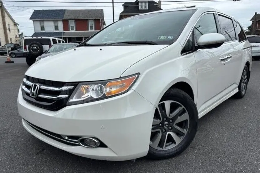 2014 Honda Odyssey Touring Elite photo 1