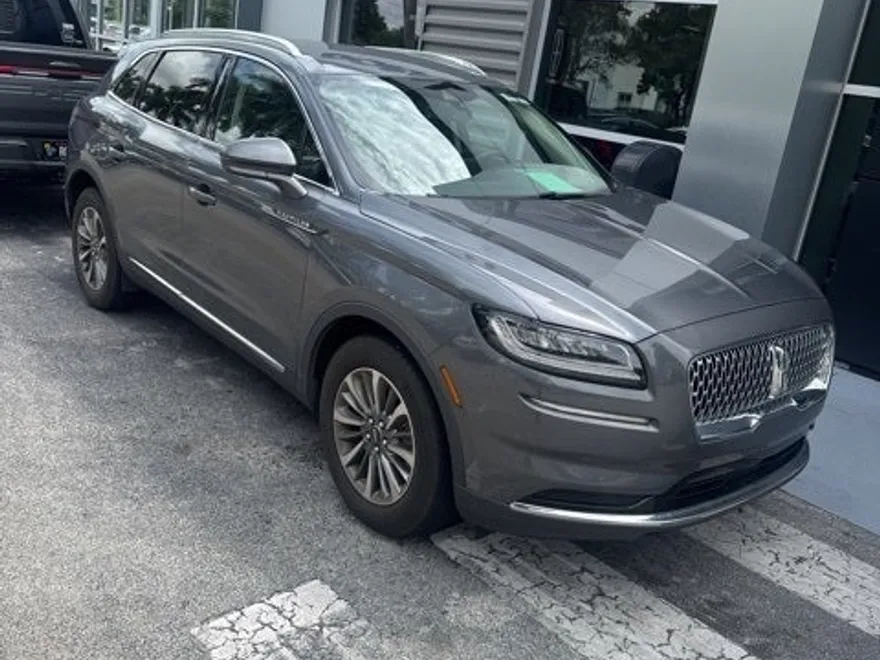 2022 Lincoln Nautilus Standard photo 1