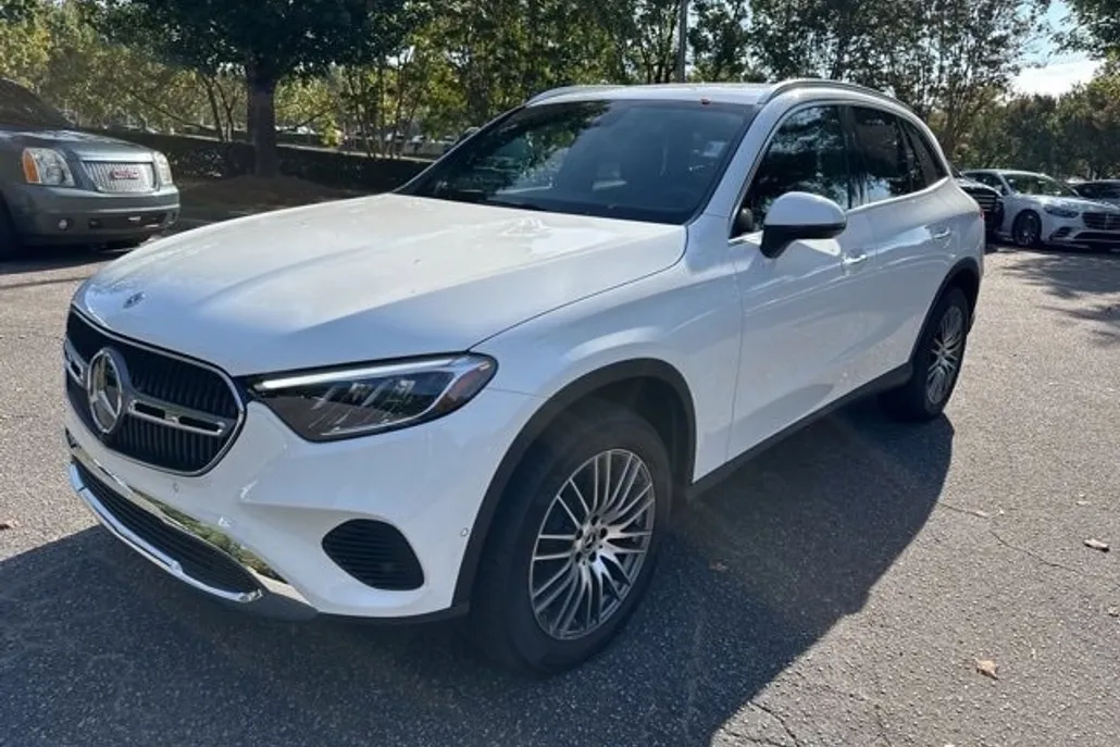 2025 Mercedes Benz GLC 300 photo 1