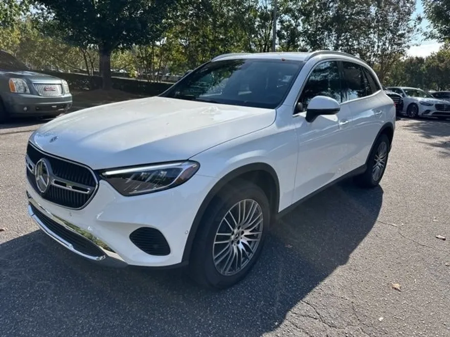 2025 Mercedes Benz GLC 300 photo 1