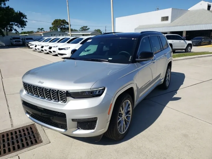 2025 Jeep Grand Cherokee L Summit photo 1