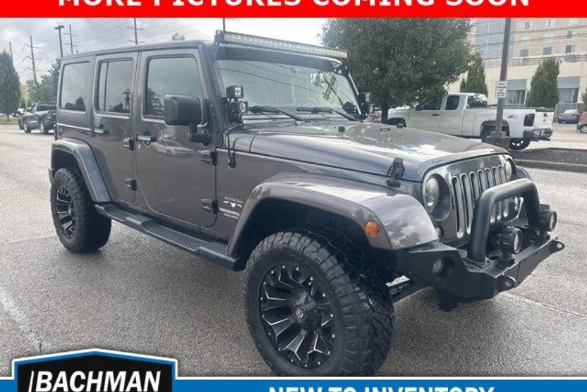 2016 Jeep Wrangler Unlimited Sahara photo 1