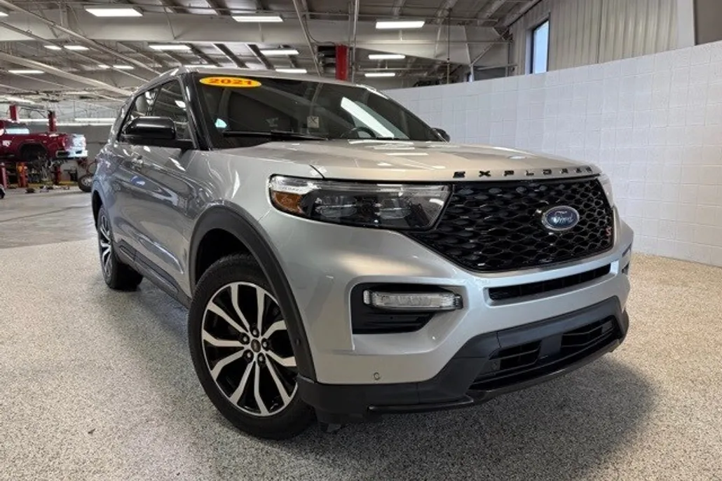 2021 Ford Explorer ST photo 1