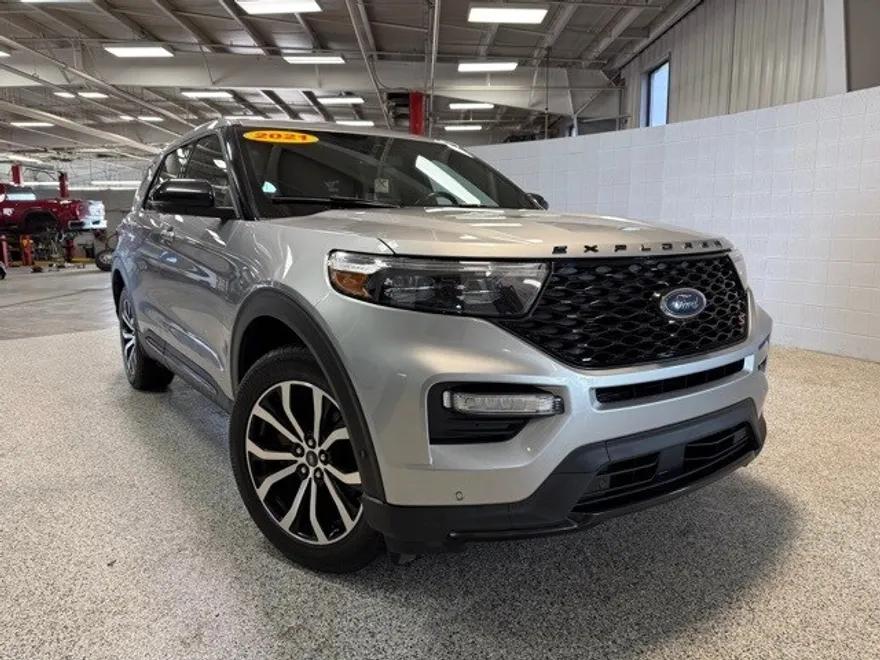 2021 Ford Explorer ST photo 1