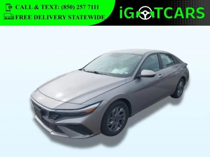 2024 Hyundai Elantra SEL photo 1