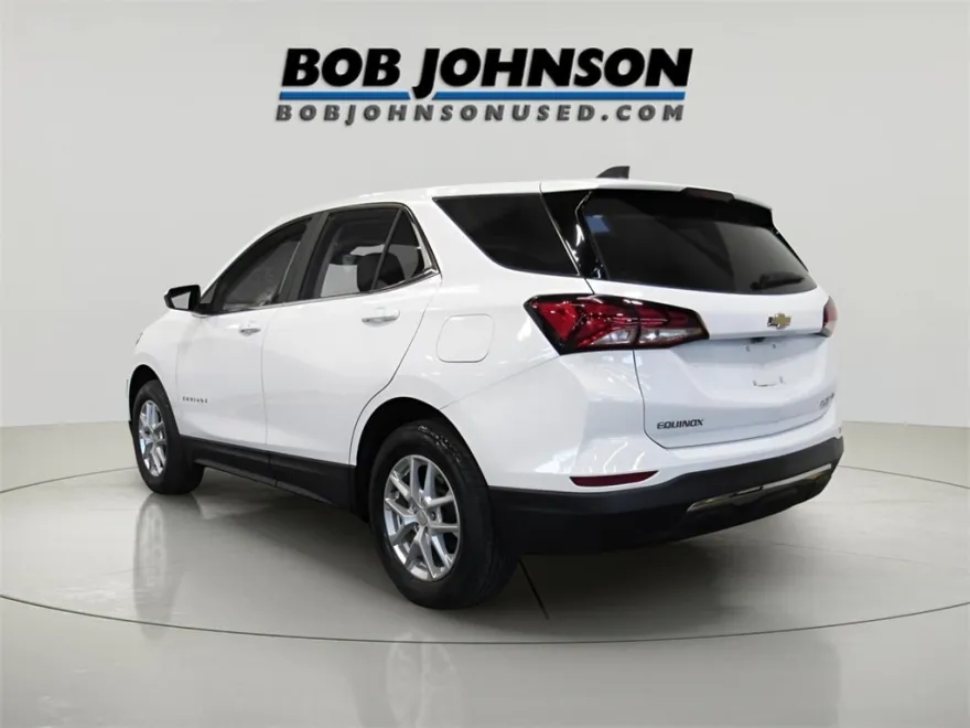2023 Chevrolet Equinox LT photo 1