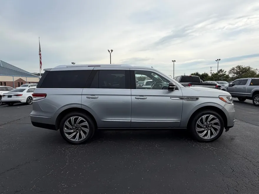 2023 Lincoln Navigator Reserve photo 1