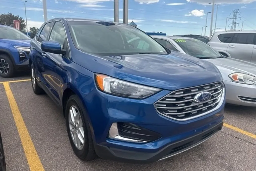 2022 Ford Edge SEL photo 1