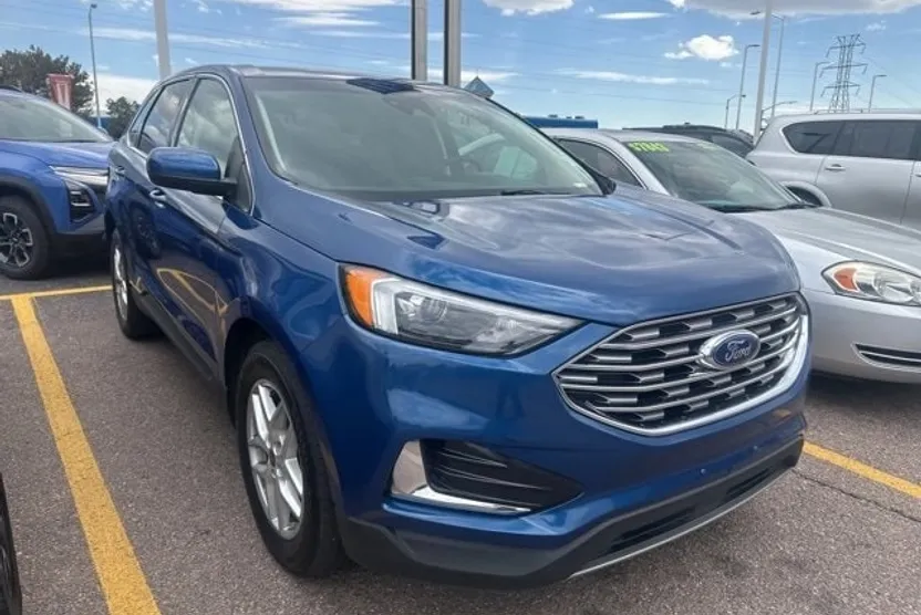 2022 Ford Edge SEL photo 1