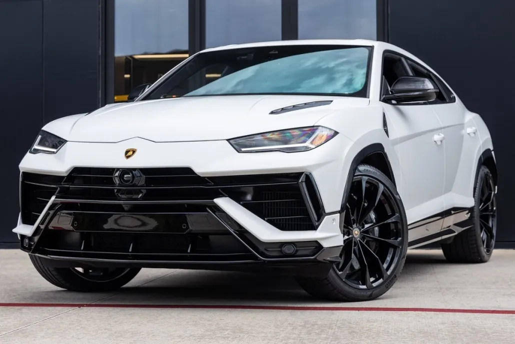 2024 Lamborghini Urus S photo 1