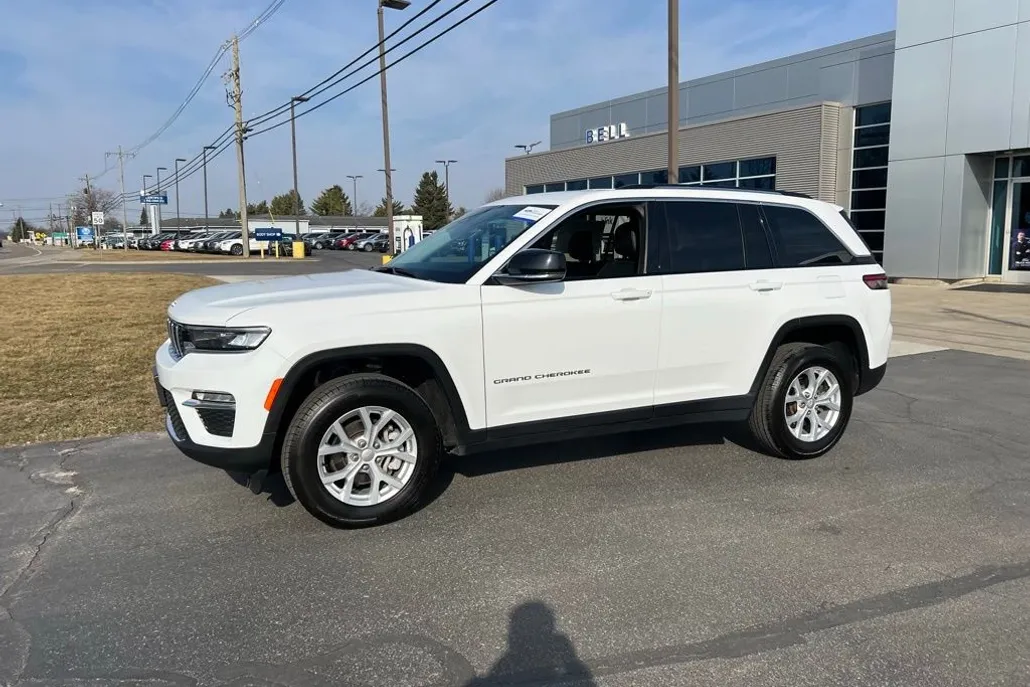 2023 Jeep Grand Cherokee Limited photo 1