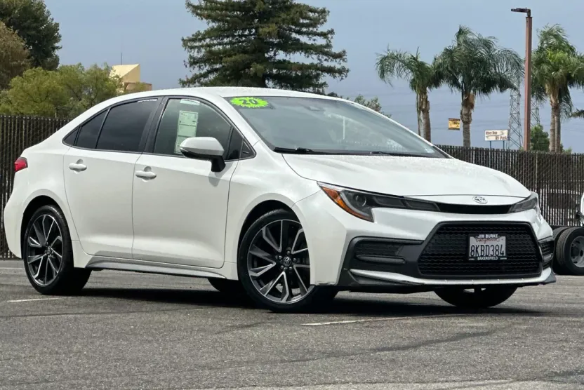 2020 Toyota Corolla SE photo 1