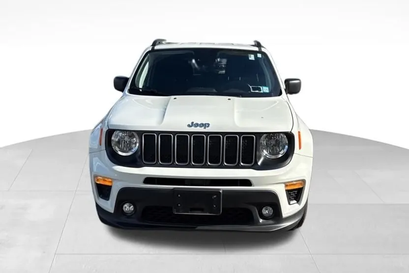 2022 Jeep Renegade Latitude photo 1