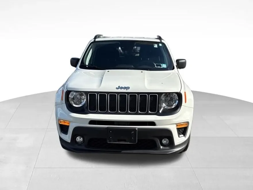 2022 Jeep Renegade Latitude photo 1