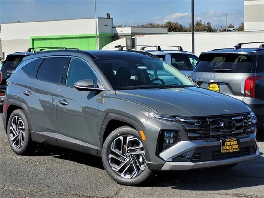 2025 Hyundai Tucson Limited photo 1