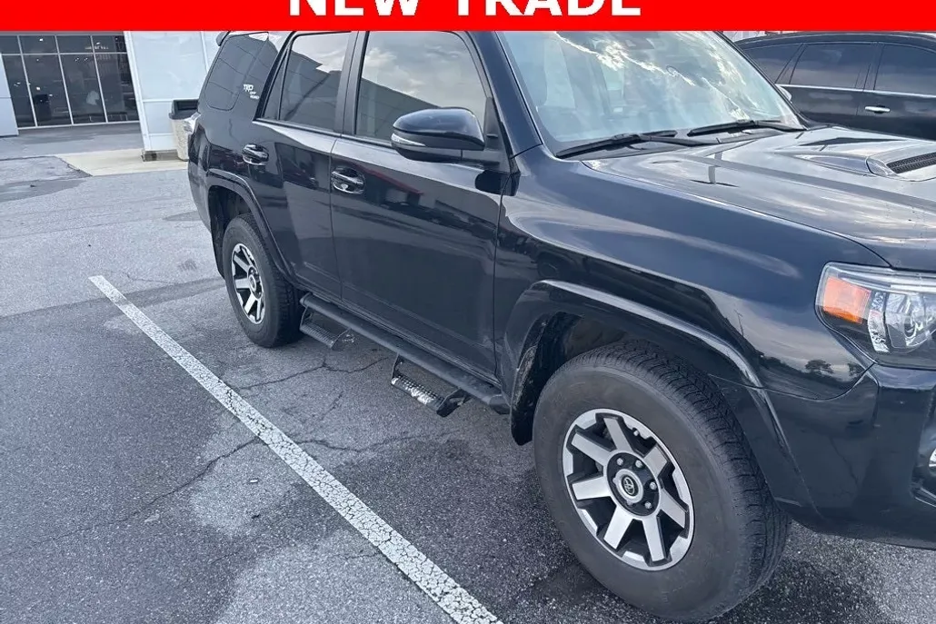 2023 Toyota 4Runner TRD Off-Road Premium photo 1