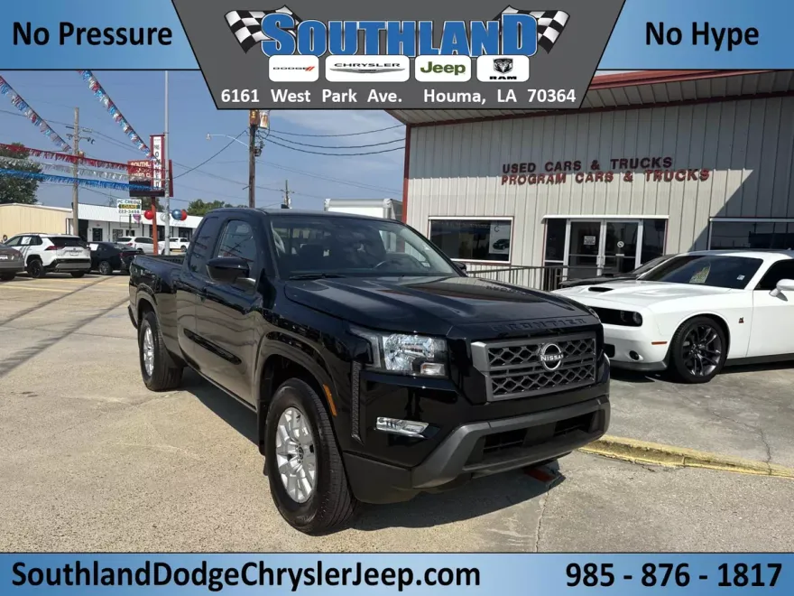 2024 Nissan Frontier SV photo 1