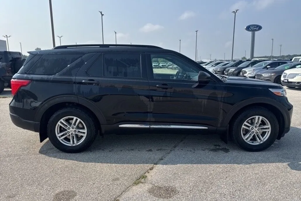 2020 Ford Explorer XLT photo 1
