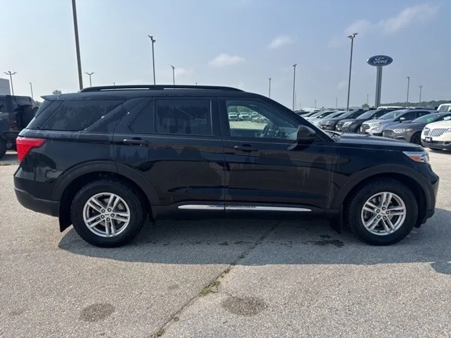 2020 Ford Explorer XLT photo 1