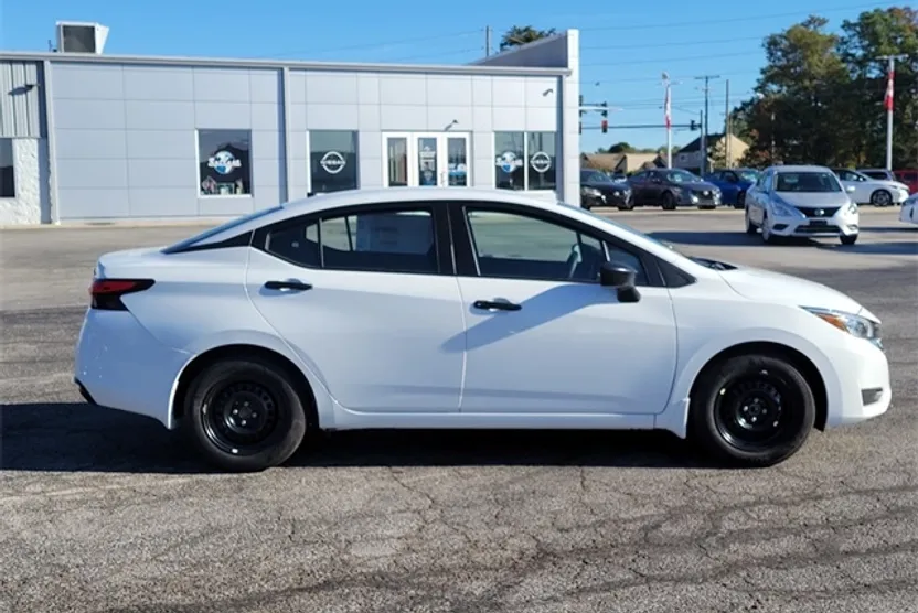 2025 Nissan Versa S photo 1