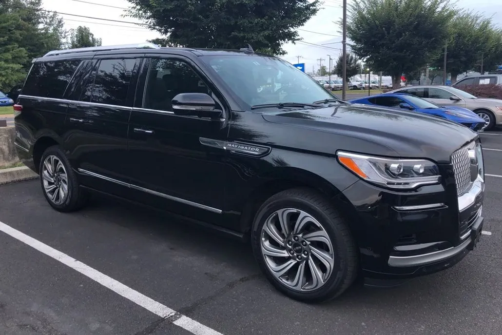 2024 Lincoln Navigator L Premiere photo 1