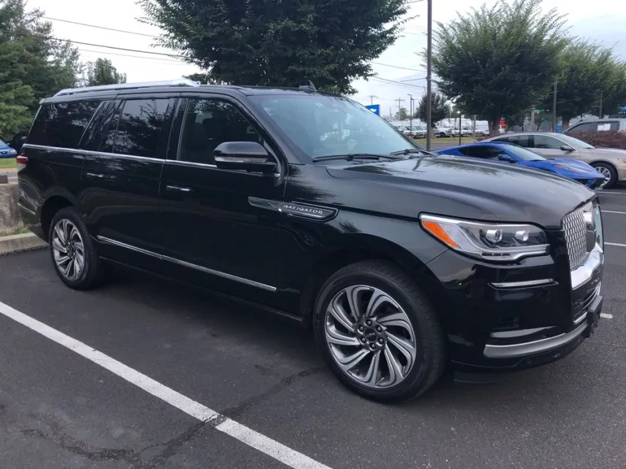 2024 Lincoln Navigator L Premiere photo 1