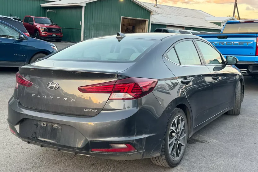 2020 Hyundai Elantra Limited photo 1