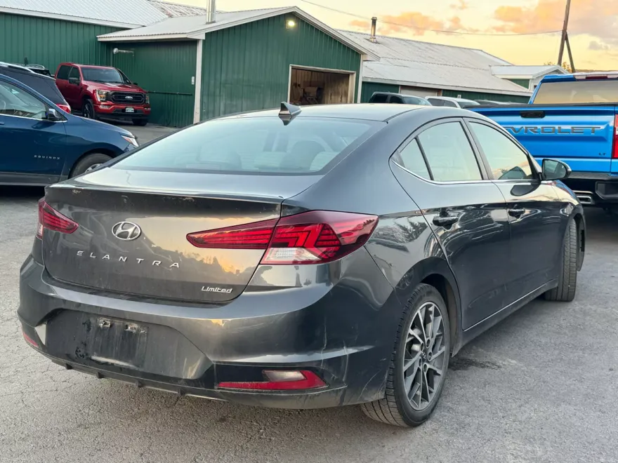 2020 Hyundai Elantra Limited photo 1