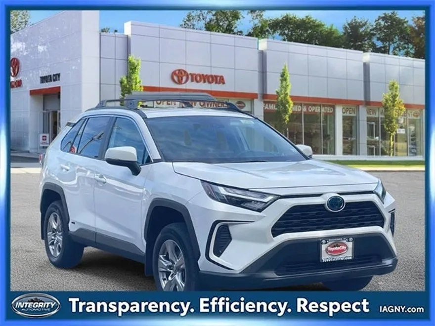 2023 Toyota RAV4 Hybrid XLE photo 1