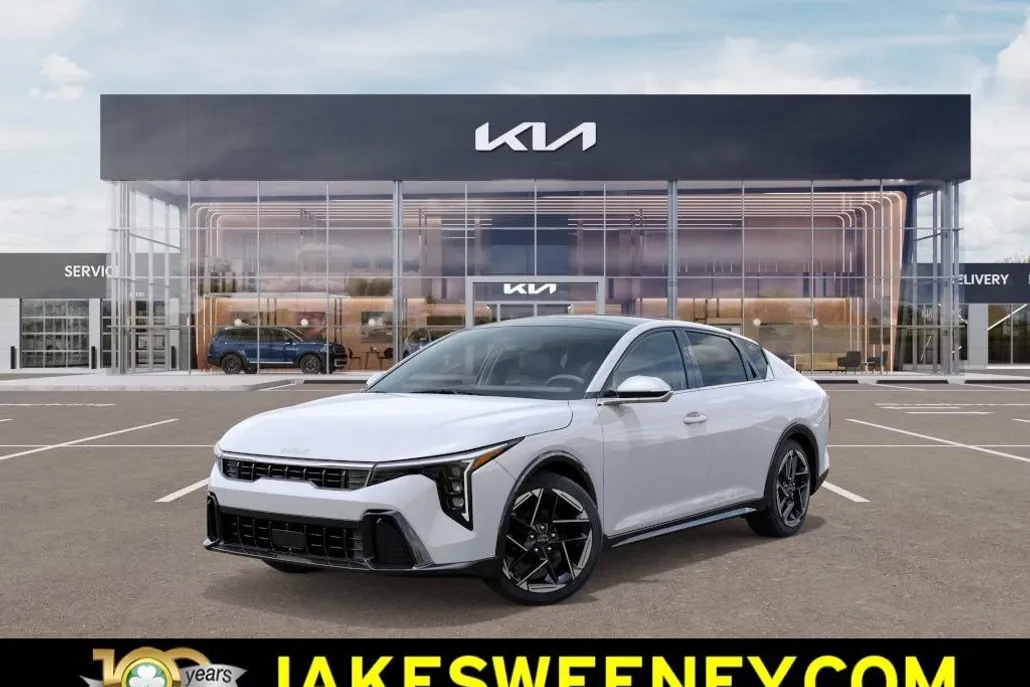 2025 Kia K4 GT-Line photo 1