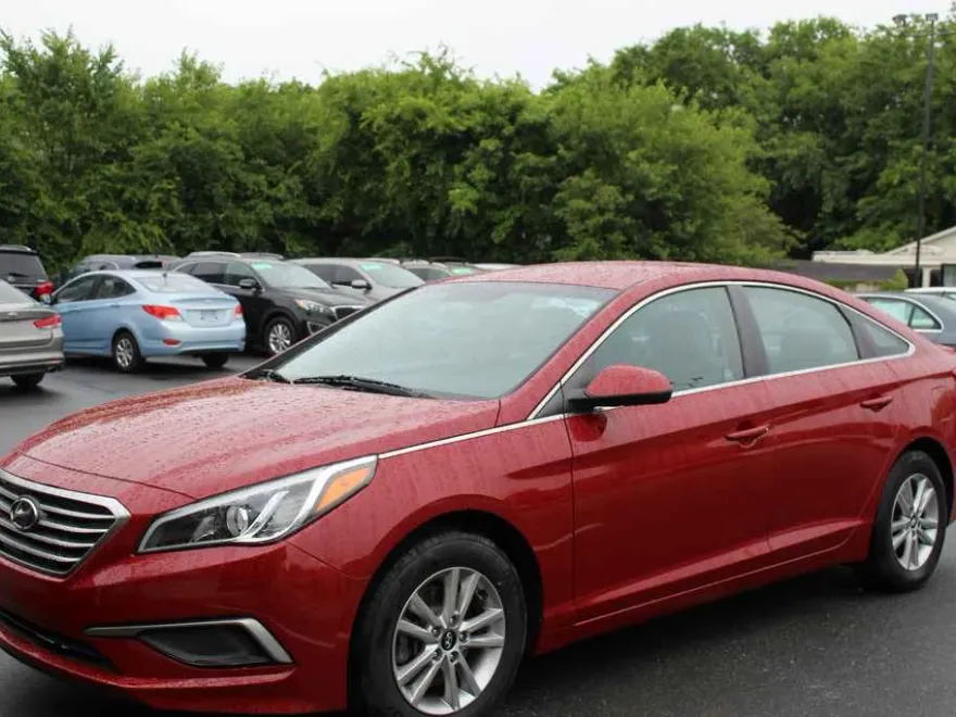 2017 Hyundai Sonata SE photo 1